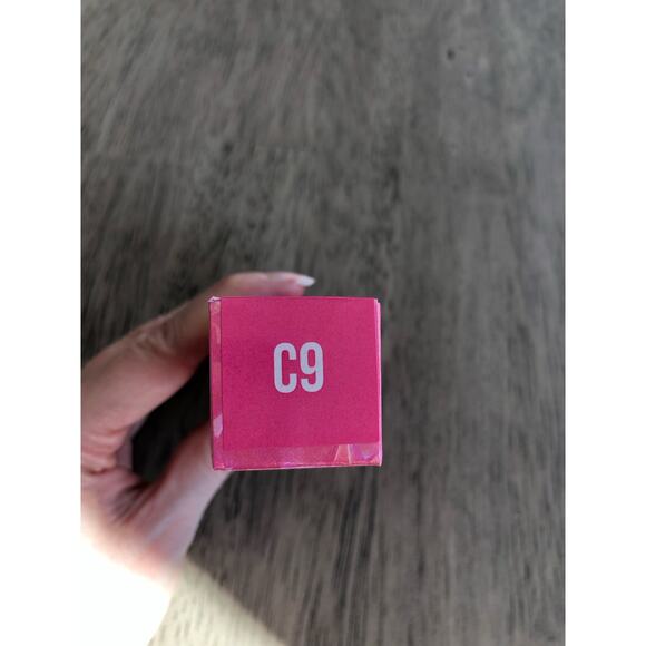Jeffree Star Magic Star Concealer in C9 - Picture 7 of 9